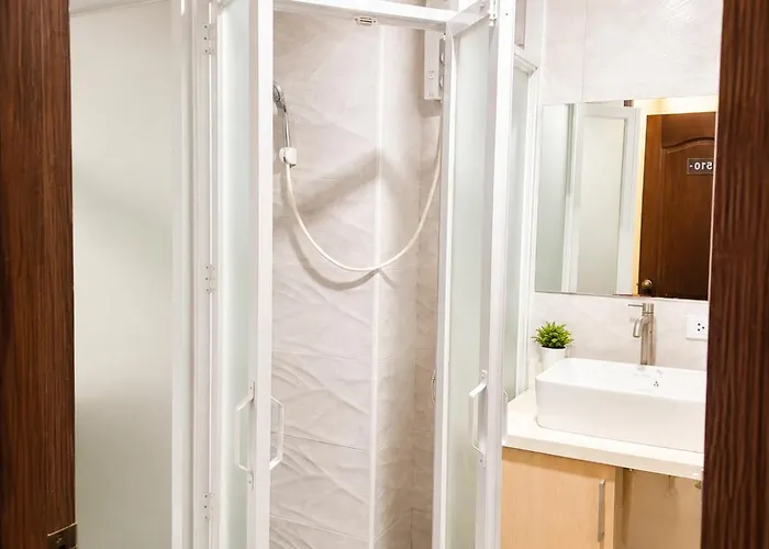 Affordable With 2 Bedbunks Hostel