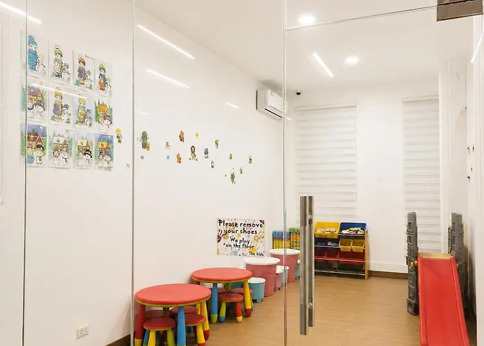 Affordable With 2 Bedbunks Hostel